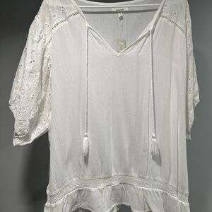 Women’s plus blouse